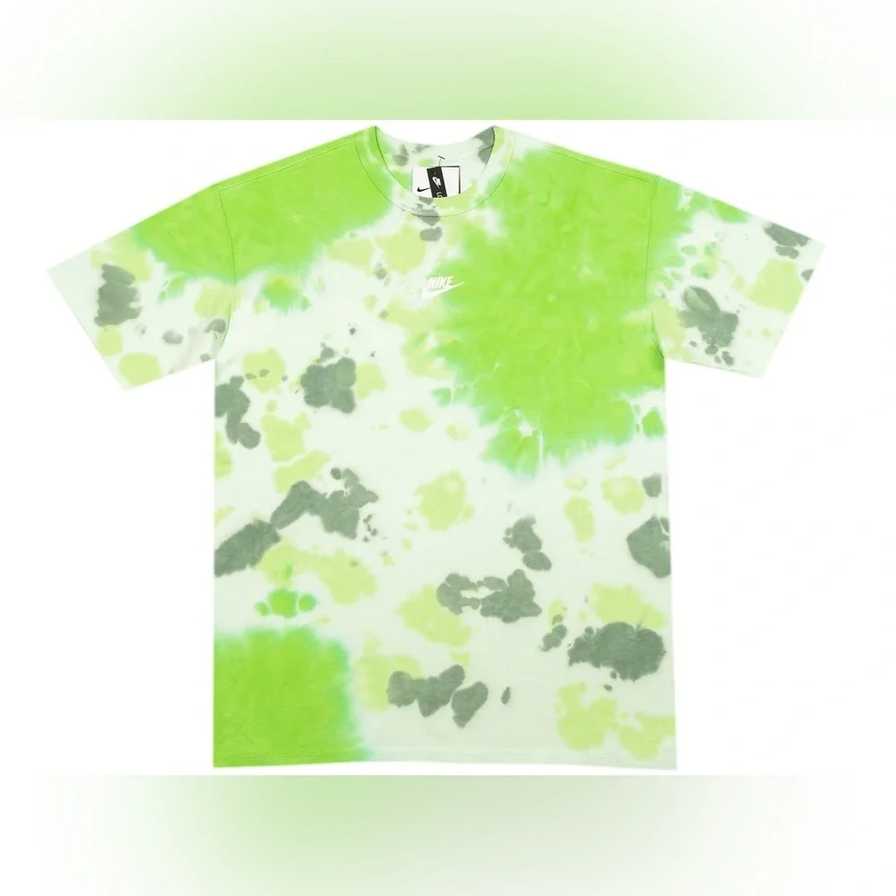NIKE SPORTSWEAR PREMIUM ESSENTIALS OVERSIZED MEAN GREEN TIE DYE TEE SIZE: MEDIUM